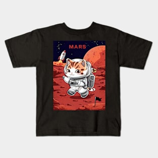 Cute cat astronaut on mars Kids T-Shirt